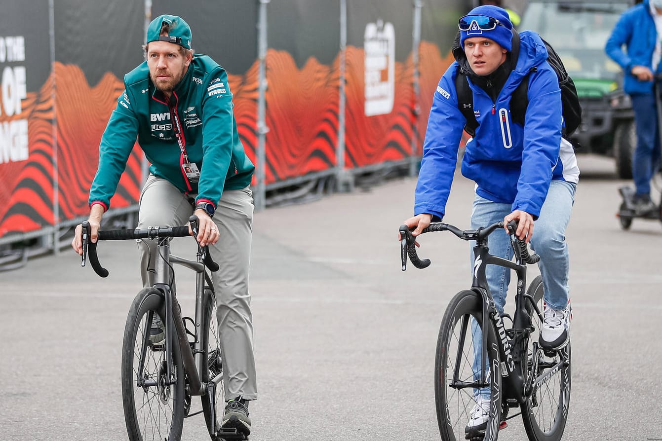 Sebastian Verttel (l.) und Mick Schumacher: Die beiden Deutschen kreuzten am Freitag gemeinsam zum Training in Zantvoord auf.