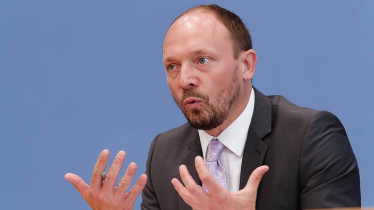 Ost-Beauftragter Marco Wanderwitz (Archivfoto): Der CDU-Politiker warnt vor stark steigenden Corona-Zahlen.