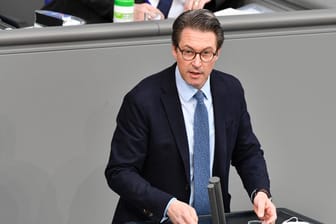 Bundesverkehrsminister Andreas Scheuer: Er fordert ein Einschreiten der Politik ab zwei Euro pro Liter Benzin.