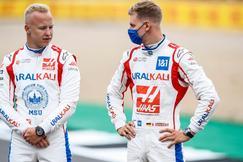 Rivalen: Mick Schumacher (r.) und Teamkollege Nikita Mazepin.