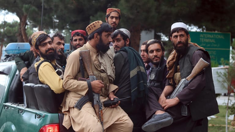 Bewaffnete Taliban-Kämpfer: Sie weisen die Tat von sich (Symbolbild).