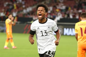Deutschlands Karim Adeyemi jubelt nach seinem Treffer zum 6:0.