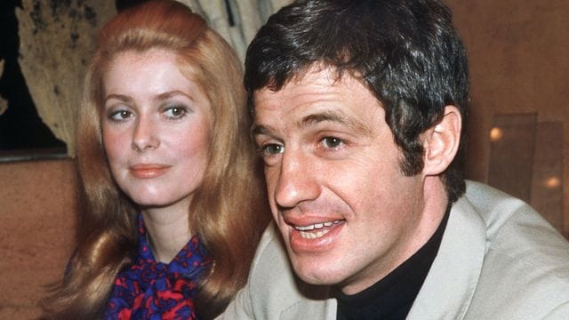 Die französischen Schauspieler Jean-Paul Belmondo und Catherine Deneuve (1999). Die französischen Schauspieler Jean-Paul Belmondo und Catherine Deneuve (1999).