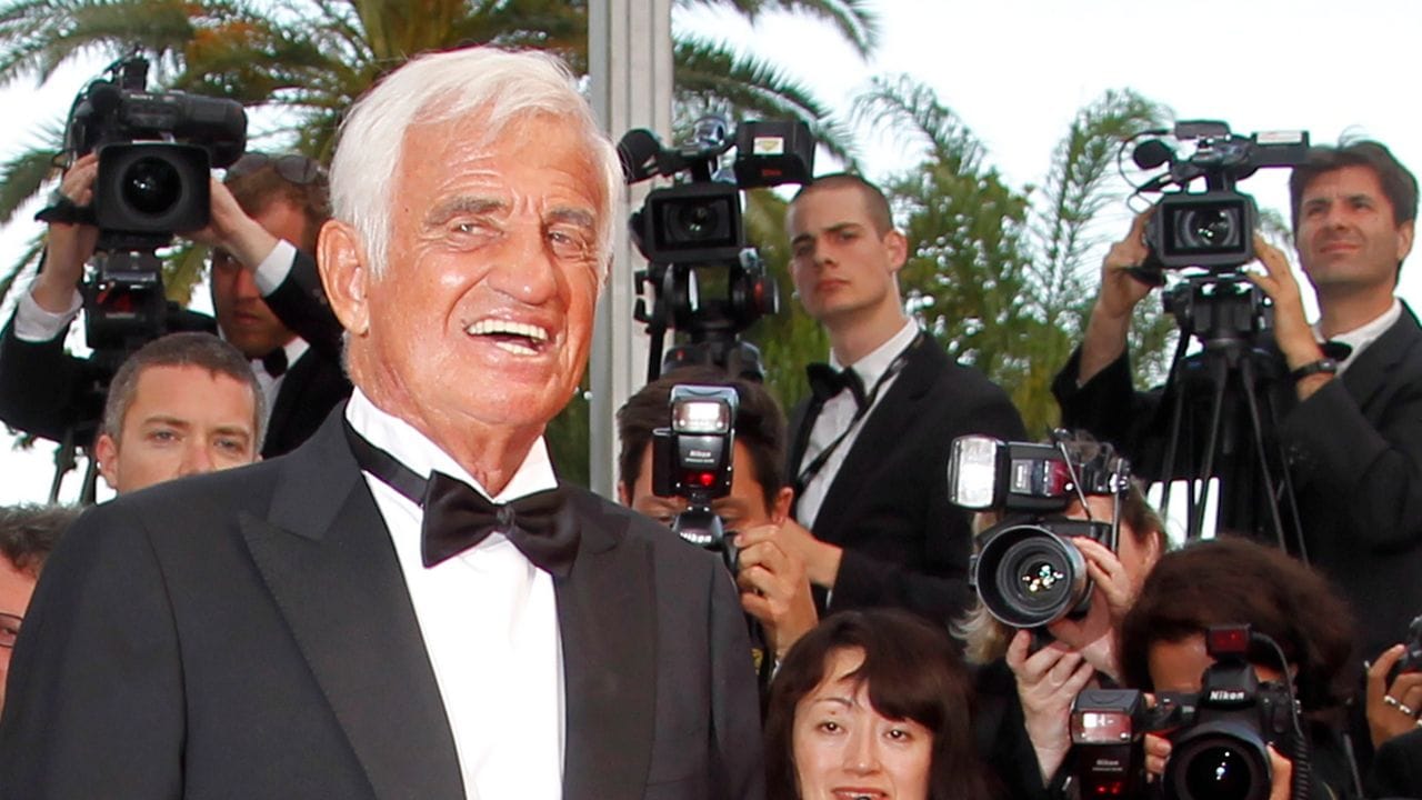 Jean-Paul Belmondo, französischer Schauspieler, kommt 2011 bei den Filmfestspielen in Cannes zu einer Gala. Jean-Paul Belmondo, französischer Schauspieler, kommt 2011 bei den Filmfestspielen in Cannes zu einer Gala.