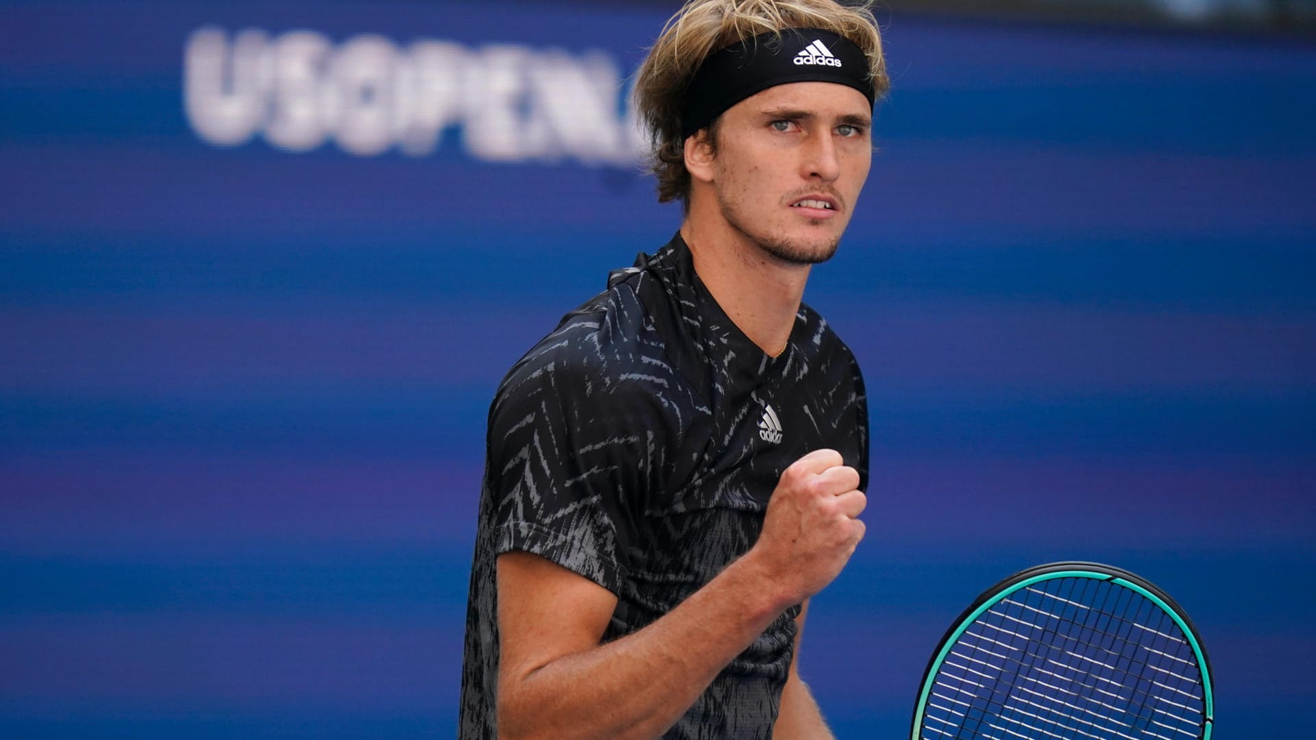 Alexander Zverev ballt die Faust: In drei Sätzen setzte sich der Deutsche durch.