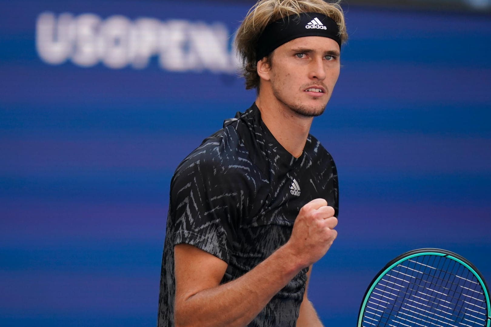 Alexander Zverev ballt die Faust: In drei Sätzen setzte sich der Deutsche durch.