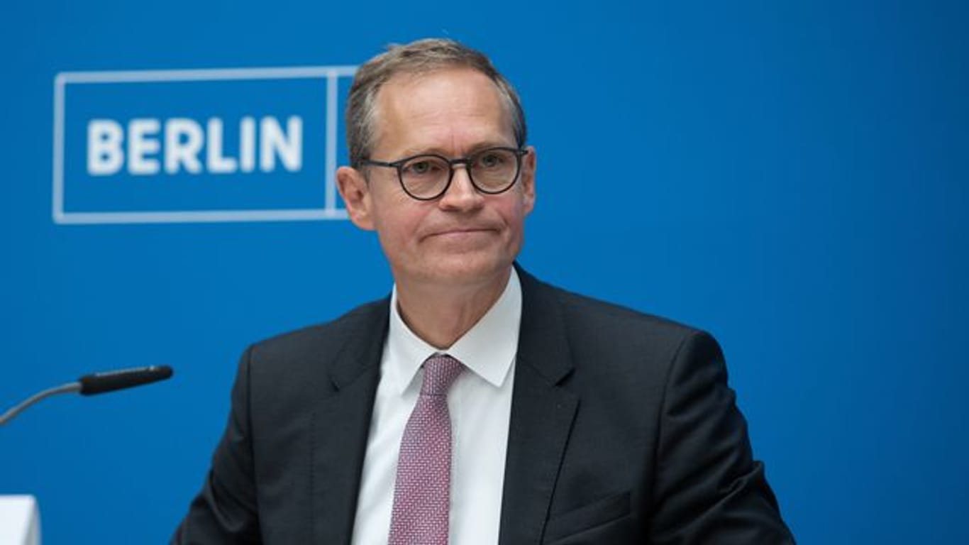 Michael Müller (SPD), Regierender Bürgermeister von Berlin, bei einer Pressekonferenz: Er hat ein 2G-Optionsmodell für Berlin in Aussicht gestellt.