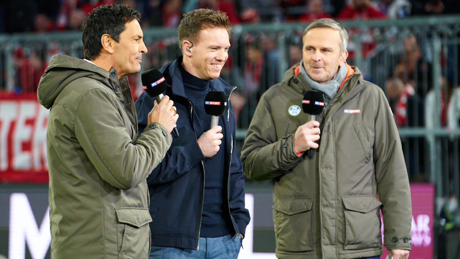 Didi Hamann (re.) im Februar 2020 im Gespräch mit dem damaligen Leipzig-Trainer Julian Nagelsmann und Sky-Moderator Sebastian Hellmann (li.).