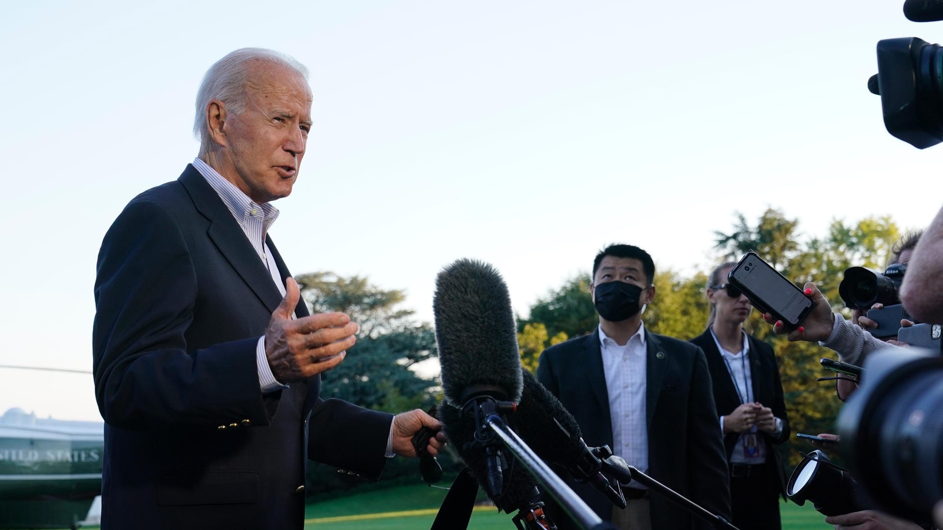 US-Präsident Biden: Nach dem verheerenden Unwetter im Nordosten der USA hat Präsident Joe Biden bei einem Besuch im Katastrophengebiet in drastischen Worten vor den Folgen des Klimawandels gewarnt.