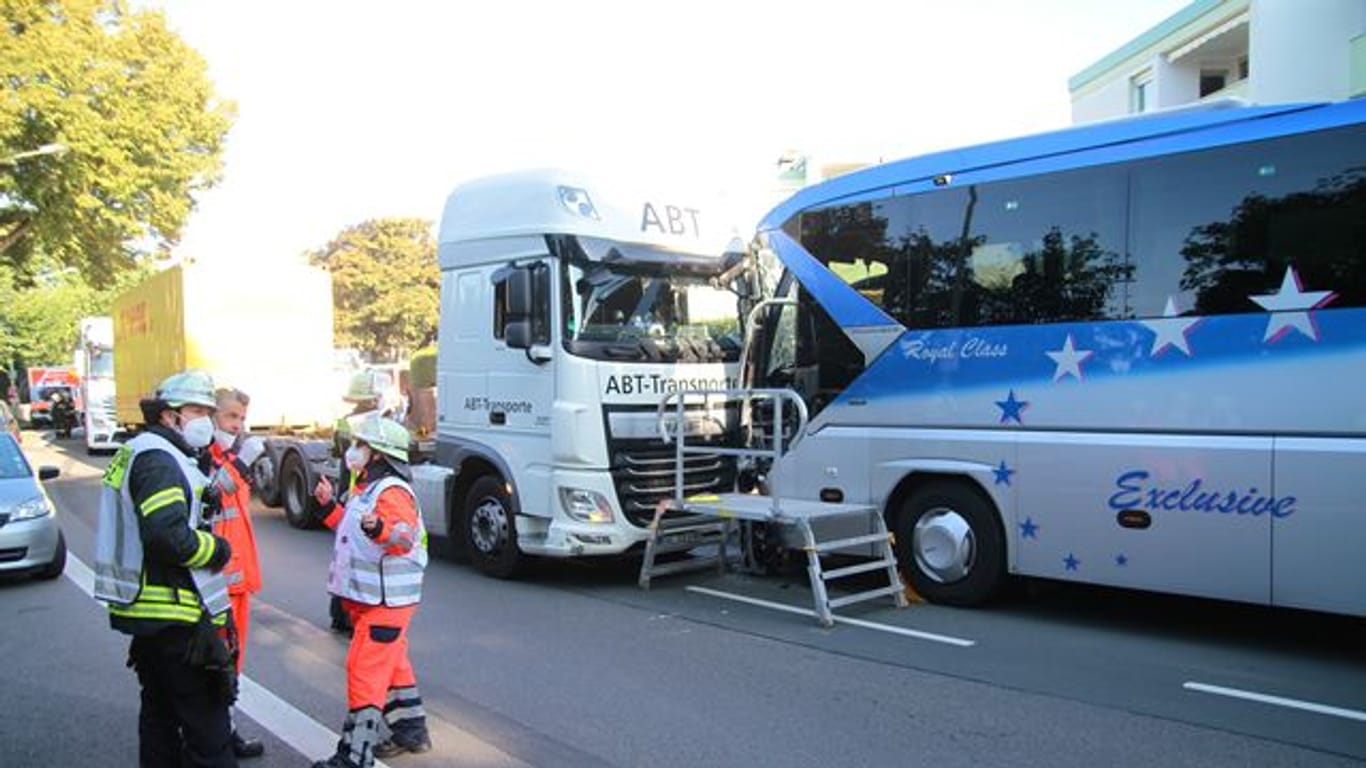 Schwerer Unfall mit Bussen in Hagen