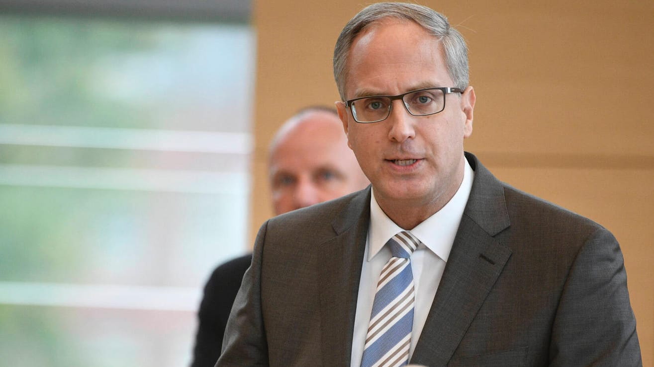 Volksabstimmung zum Gendern: Tobias Koch (CDU) sorgt sich um ein drohendes Regel-Chaos Volksabstimmung zum Gendern: Tobias Koch (CDU) sorgt sich um ein drohendes Regel-Chaos