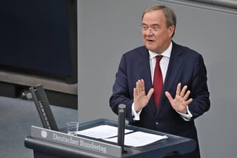 Kanzlerkandidat Armin Laschet im Bundestag: Viele Leserinnen und Leser von t-online sind in ihrer Wahlentscheidung noch unentschieden.