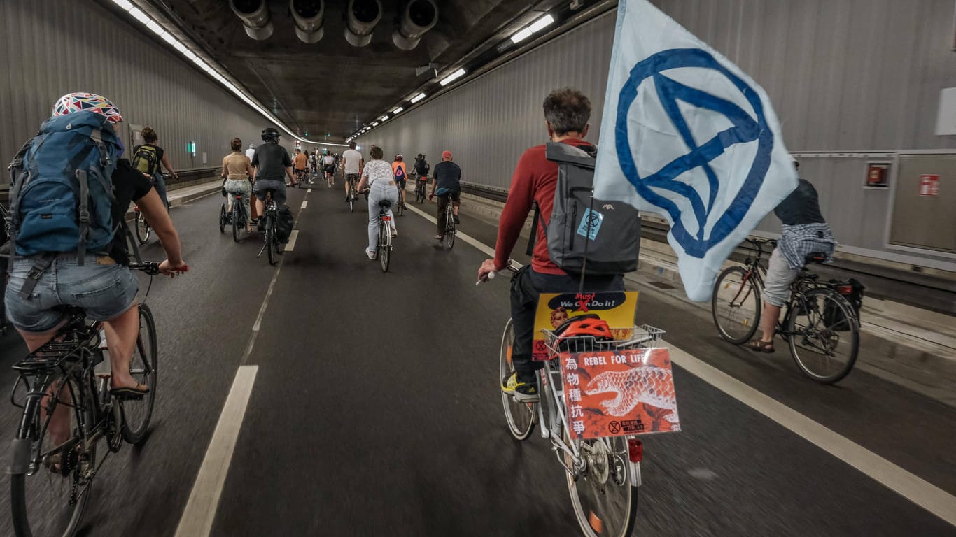 Fahrraddemonstration gegen die IAA in München (Archivbild): Ein Radprotest über die Autobahnen rund um München ist verboten worden.