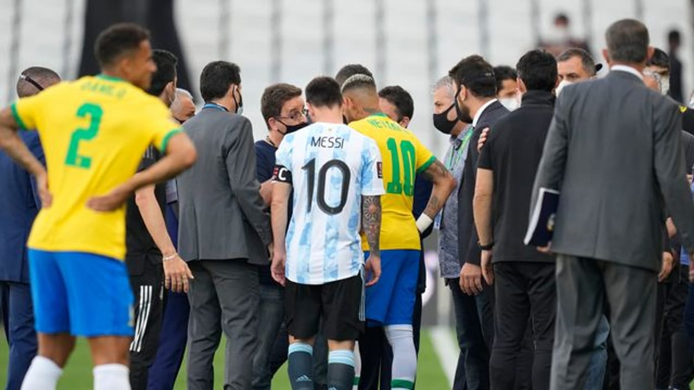 Das WM-Qualifikationsspiel zwischen Brasilien und Argentinien war abgebrochen worden.
