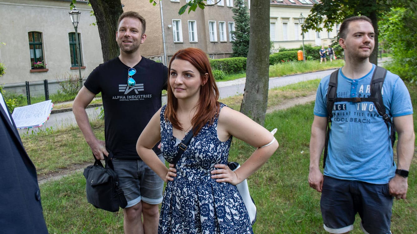 Beim Wahlkampf in Bohnsdorf im Südwesten des Bezirks Treptow-Köpenick: Ana-Maria Trăsnea.