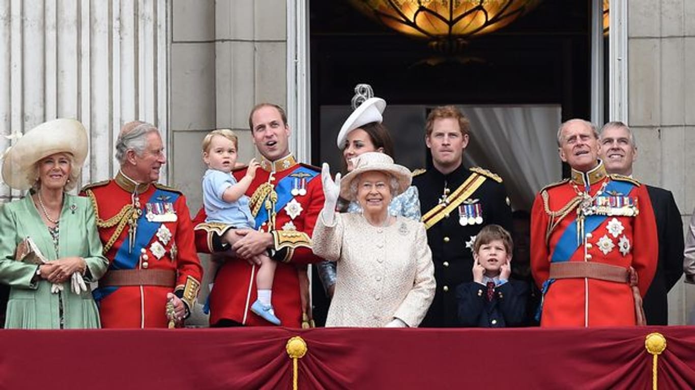 Mitglieder der britischen Königsfamilie im Jahr 2015.