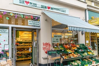 Sirplus-Filiale in der Berliner Bergmannstraße: Die Supermarktkette muss alle Filialen schließen.