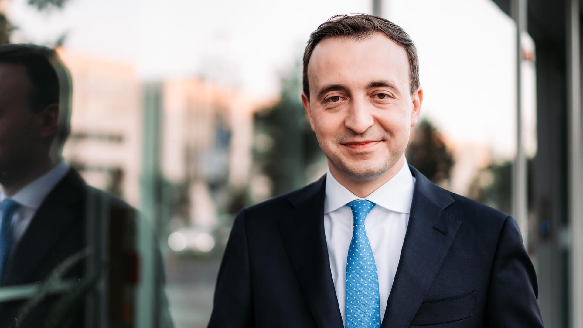 Paul Ziemiak vor der CDU-Parteizentrale: "Europa wird dann mit deutschem Geld überschwemmt"
