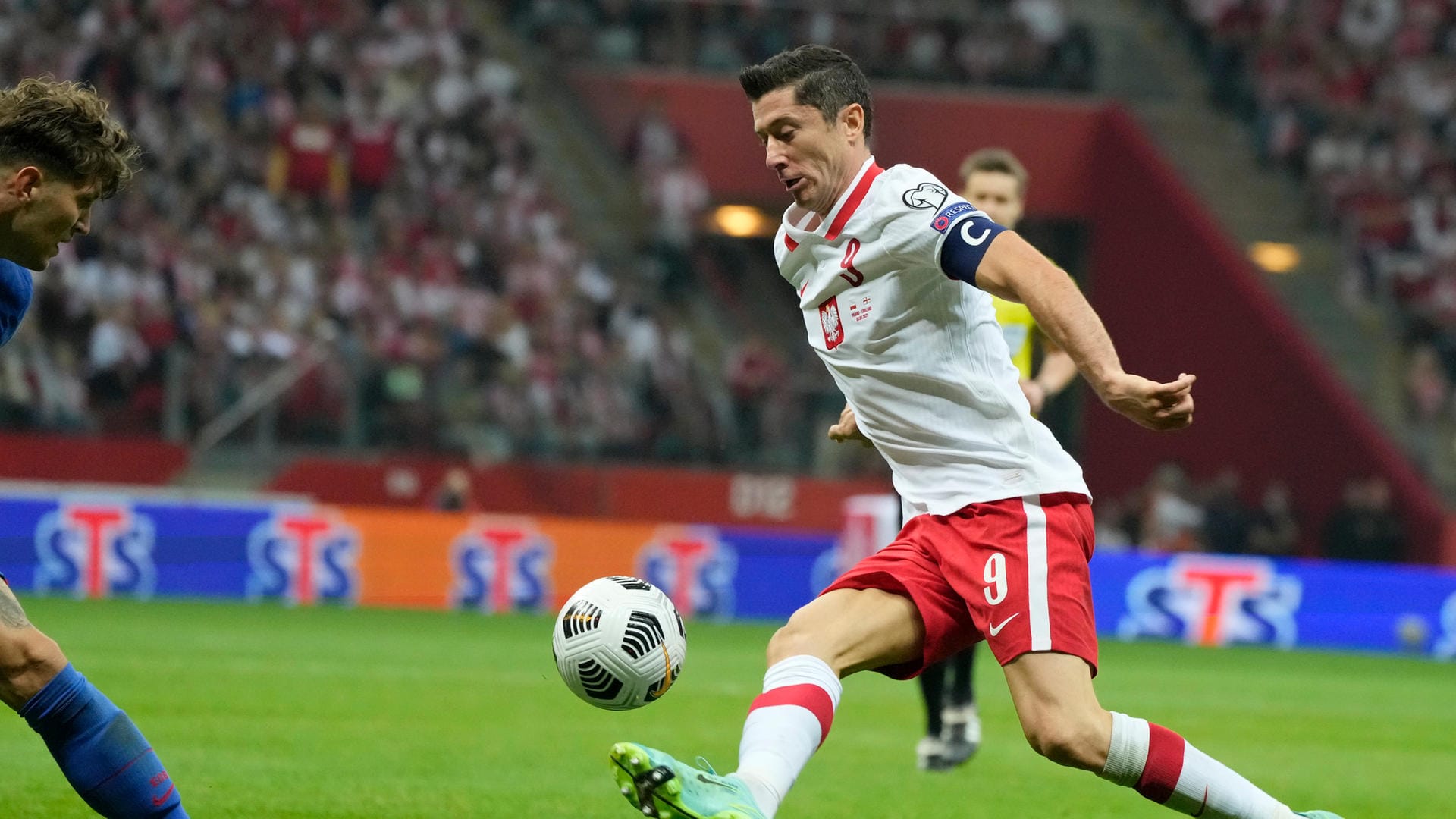 Robert Lewandowski für Polen in Aktion: Vize-Europameister England biss sich an Polen die Zähne aus.