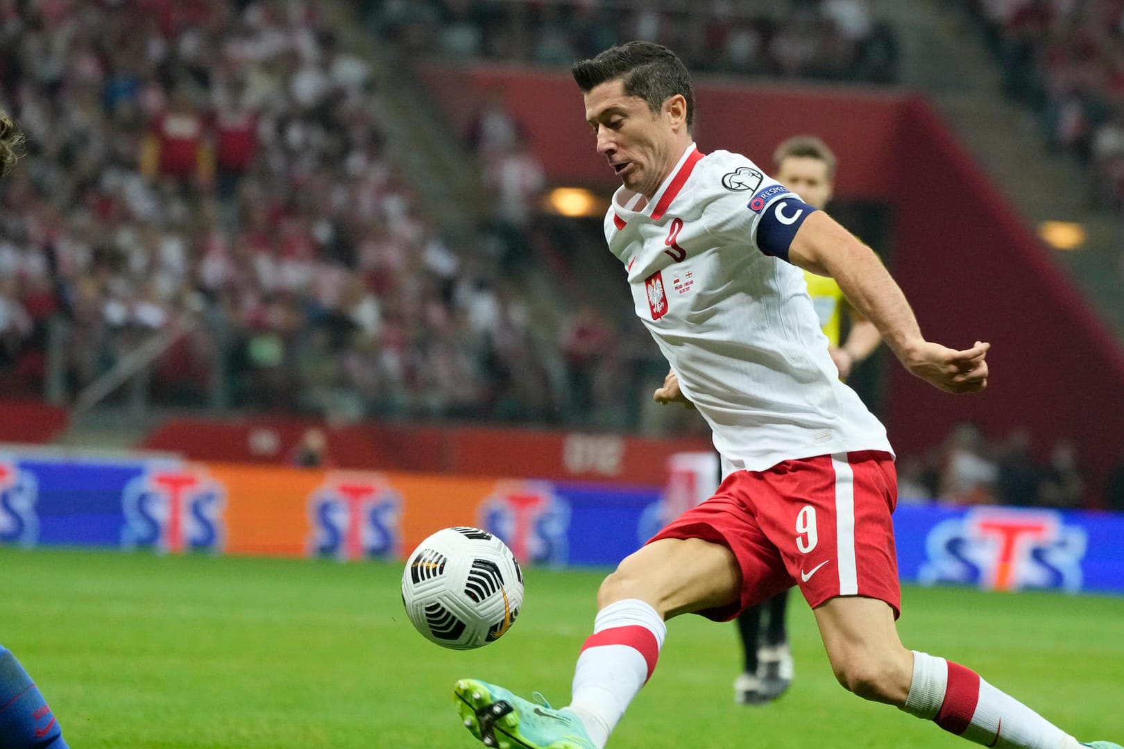 Robert Lewandowski für Polen in Aktion: Vize-Europameister England biss sich an Polen die Zähne aus.