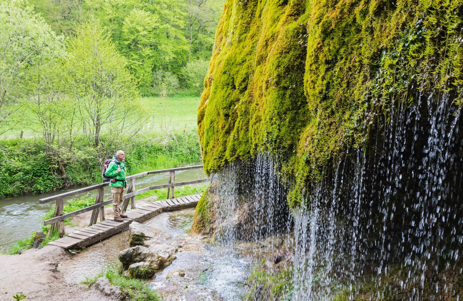 Eifel: Bei Dreimühlen können Wanderer einen Wasserfall entdecken.