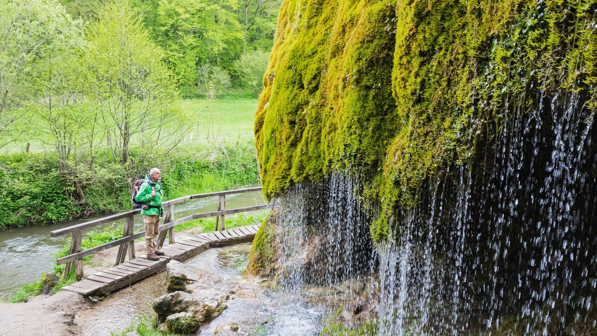 Eifel: Bei Dreimühlen können Wanderer einen Wasserfall entdecken.