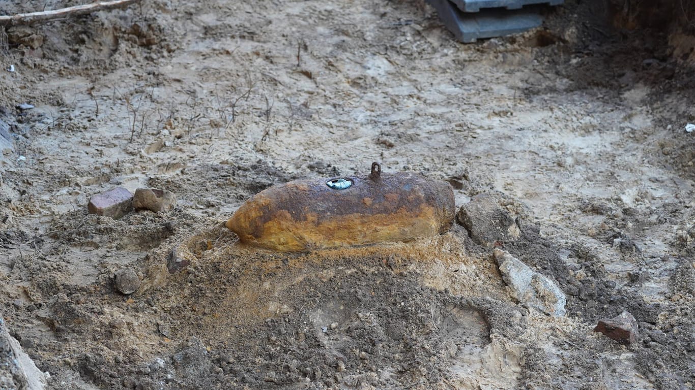 Eine Bombe aus dem Zweiten Weltkrieg (Archivbild): Ein ähnliches Exemplar wurde in Dortmund gefunden.