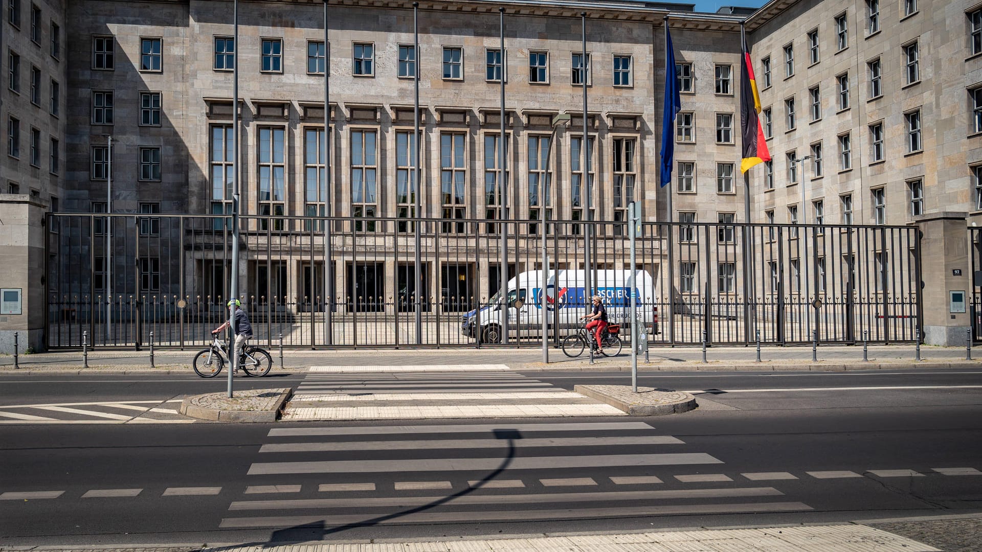 Bundesministerium der Finanzen: Dort findet derzeit eine Razzia statt.