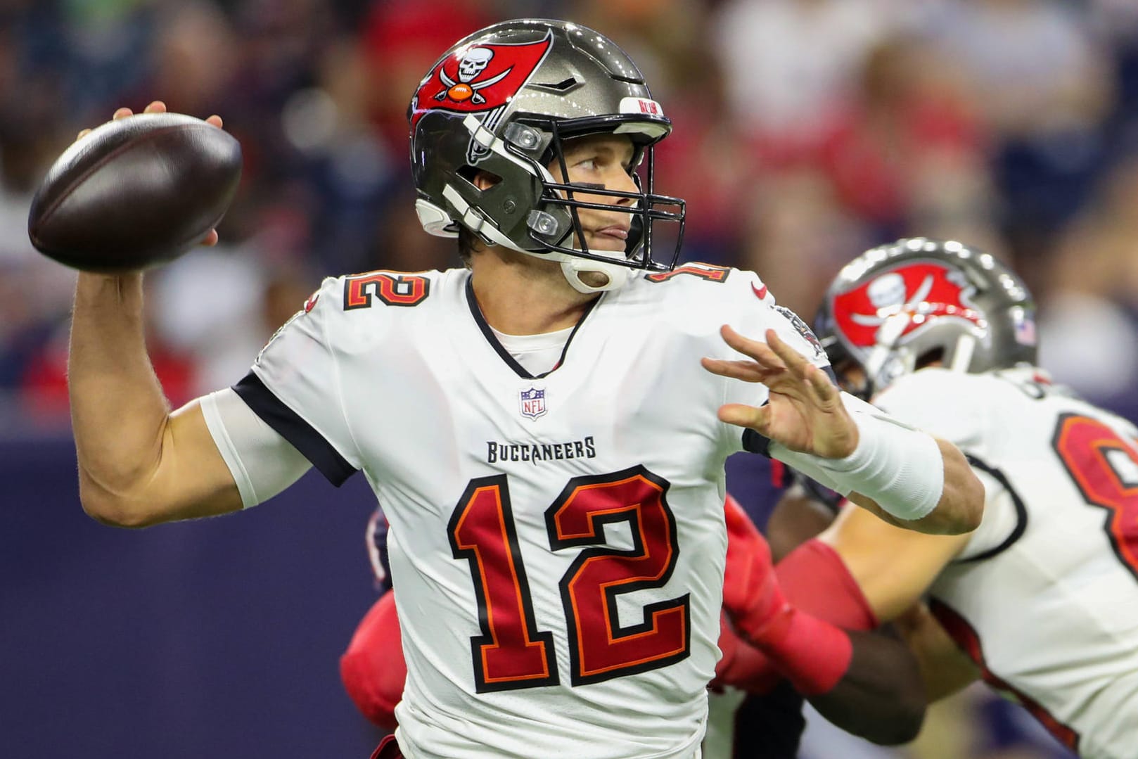 In Wurfposition: Tom Brady geht in sein zweites Jahr bei den Tampa Bay Buccaneers.