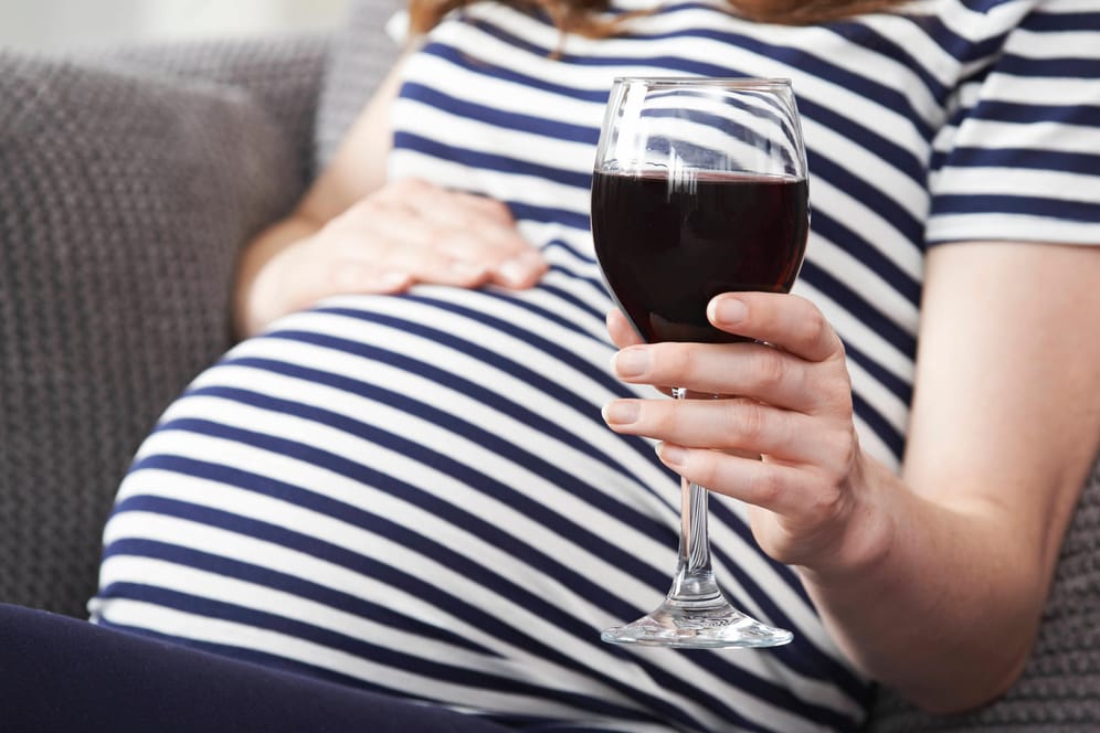 Gesundheit: Schon geringe Mengen Alkohol während der Schwangerschaft können dem Ungeborenem schaden.