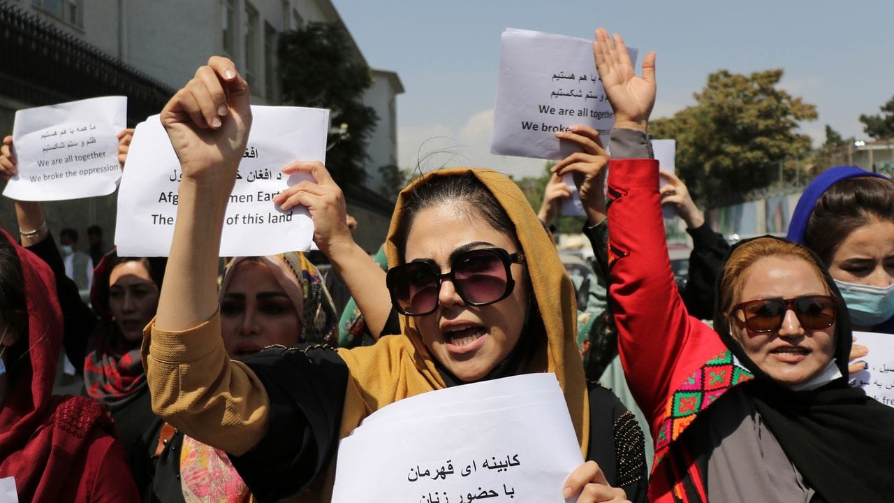 Frauen waren in Kabul für Frauenrechte und Freiheit auf die Straße gegangen.