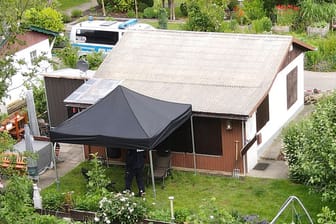 Eine Gartenlaube in Münster: In der Hütte sollen über Jahre Kinder sexuell missbraucht worden sein – mittlerweile wurde sie abgerissen. (Archivfoto)