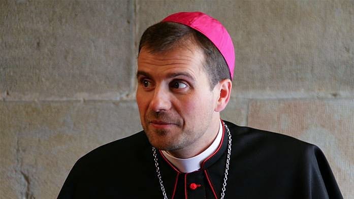 Xavier Novell, Bischof von Solsona: Der Priester soll sein Amt aufgegeben haben, weil er sich in eine Erotik-Autorin verliebt haben soll. Xavier Novell, Bischof von Solsona: Der Priester soll sein Amt aufgegeben haben, weil er sich in eine Erotik-Autorin verliebt haben soll.
