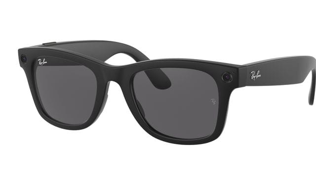 Facebook bringt zusammen mit Ray-Ban eine smarte Brille "Ray-Ban Stories" heraus. Facebook bringt zusammen mit Ray-Ban eine smarte Brille "Ray-Ban Stories" heraus.