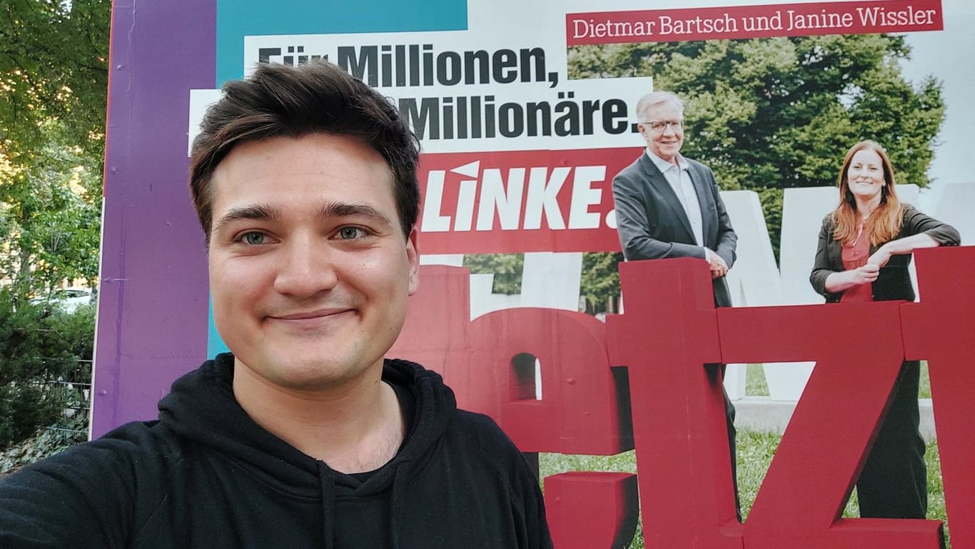 Victor Bellu: Der 26-jährige Berliner hat mit anderen Studenten die App FacetheFacts entwickelt. Scannt man ein Wahlplakat, öffnet sich das Profil des Politikers. Unweit seiner Wohnung steht ein Plakat der Linken, das gleich zu zwei Politikern führt.