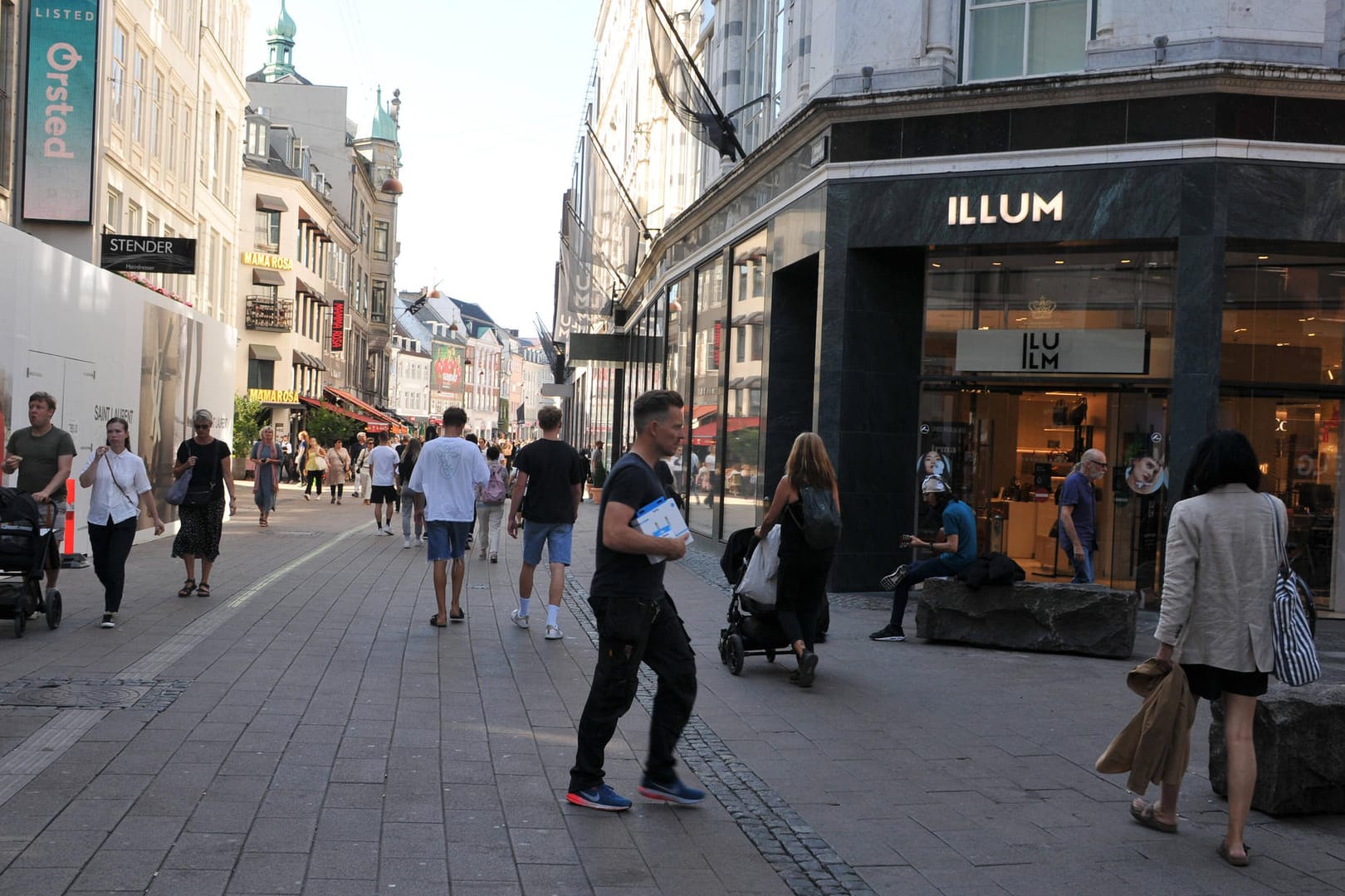 Einkaufsstraße in Kopenhagen: Die Corona-Einschränkungen sind in Dänemark aufgehoben worden.