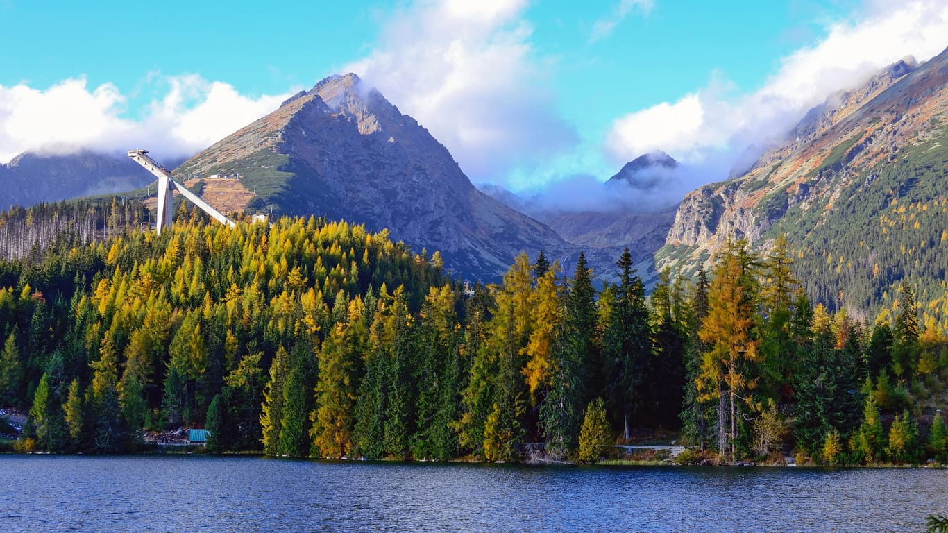 Tatra: Das Hochgebirge ist ein Teil der Karpaten.