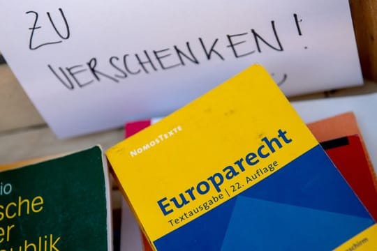 Na, wer braucht das Europarecht? Die gut gemeinte Zu-Verschenken-Kiste ist streng genommen eine illegale Entsorgung.