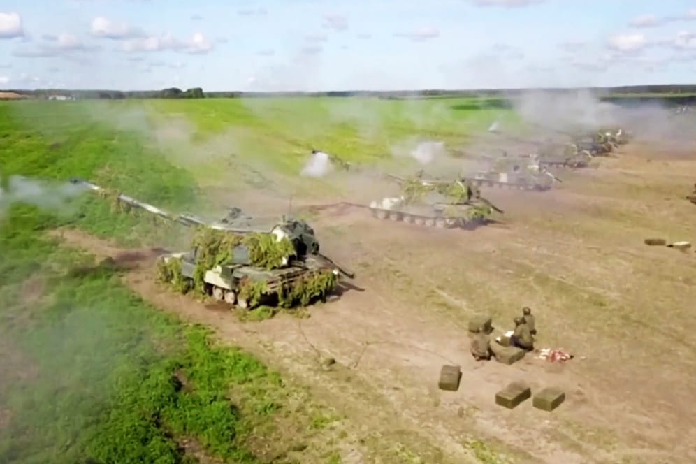 Kriegsspiele in Russland: Russische und belarussische Truppen beteiligen sich an dem Mega-Manöver.