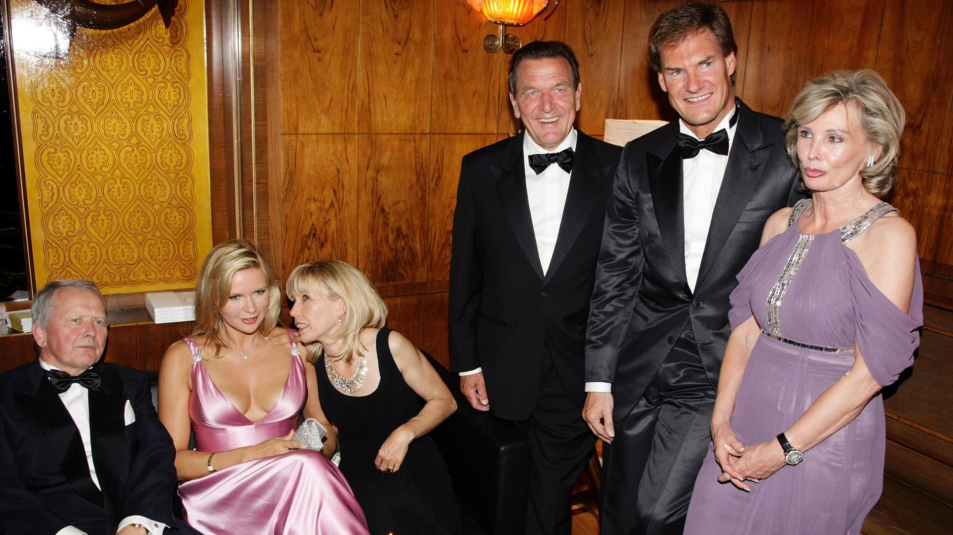 Wolfgang Porsche, Carsten Maschmeyer, Veronica Ferres, Doris Schroeder-Koepf, Gerhard Schroeder und Claudia Hübner 2009 in Berlin