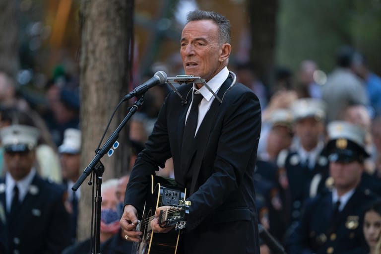 Der Rockmusiker Bruce Springsteen performte auf der Gedenkzeremonie.