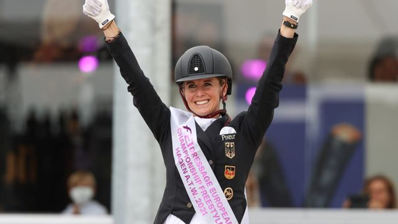 Jessica von Bredow-Werndl holte sich ihr drittes Gold bei der Europameisterschaft.