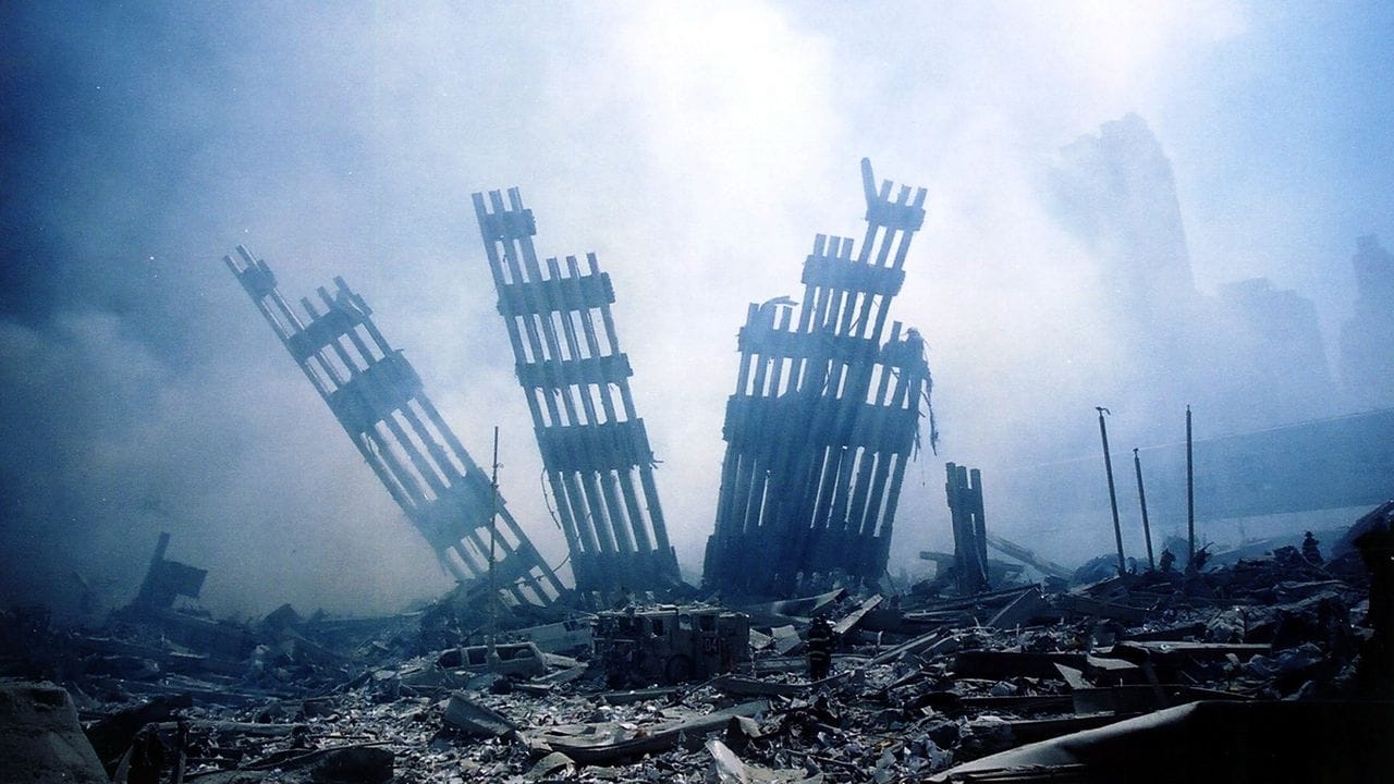 Die schwelenden Trümmer des World Trade Centers.