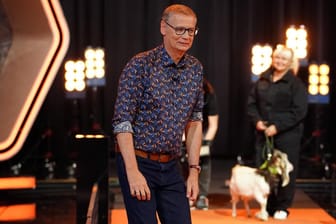 Günther Jauch: Der 65-Jährige ist am Samstagabend in der TV-Show "Denn sie wissen nicht, was passiert" gestürzt.