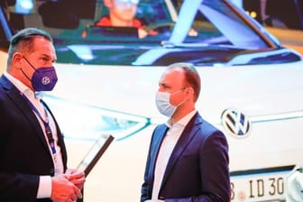 Sebastian Czaja (FDP) auf der IAA in München: Der Spitzenkandidat für die Wahl zum Berliner Abgeordnetenhaus will die Automesse in die Hauptstadt holen.