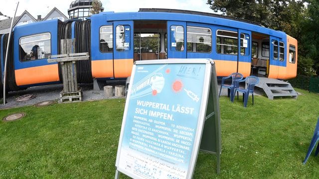 Auch die Stadt Wuppertal macht ihren Bürgern nun niedrigschwellige Impfangebote.