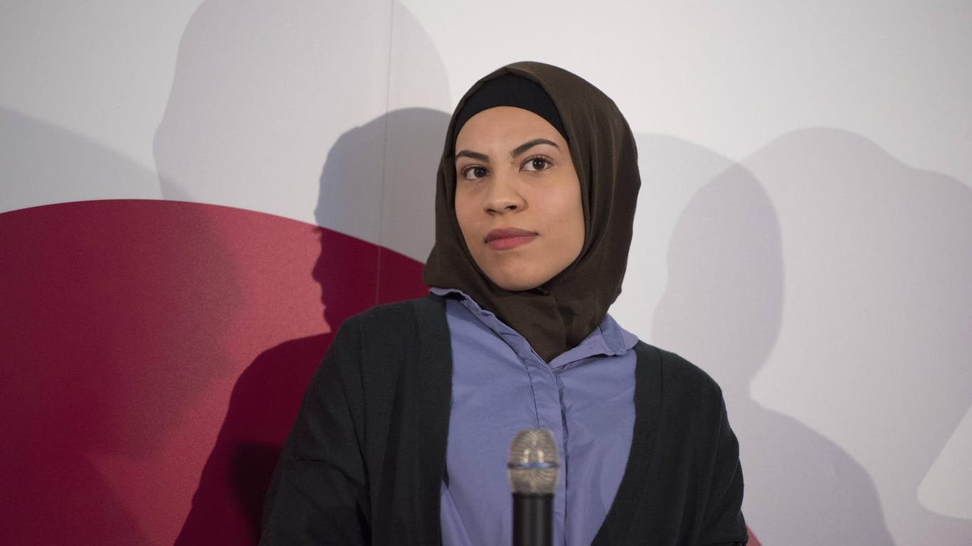 Nemi El-Hassan bei einer Pressekonferenz zum Thema "Begriffswelten Islam" in der Bundeszentrale für politische Bildung (Archivbild): In der Vergangenheit soll sie umstrittene Äußerungen getan haben.
