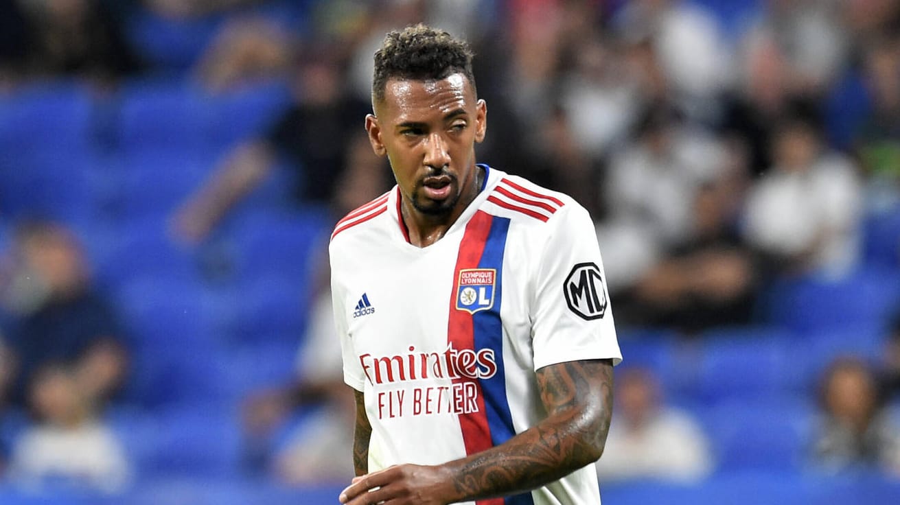 Jérôme Boateng: Gegen Straßburg lief der Verteidiger erstmals im Dress von Olympique Lyon auf.