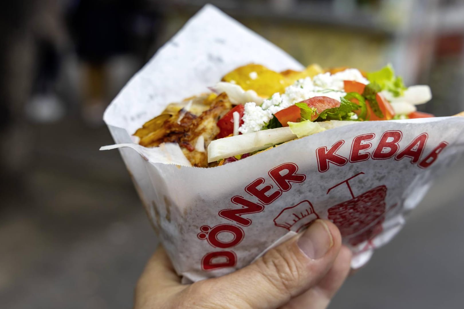 Ein Döner (Symbolbild): In Berlin bekommen Impfwillige einen Döner-Gutschein nach ihrer Impfung.