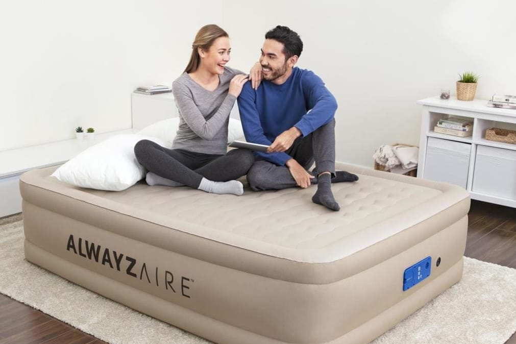 Ein wahres Schnäppchen: Bei Lidl ist heute ein aufblasbares Luftbett von Bestway im Angebot.